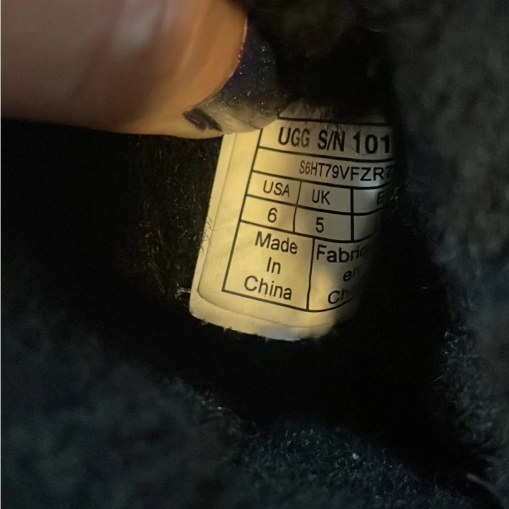 UGG Black classic boots for size 6 toddler